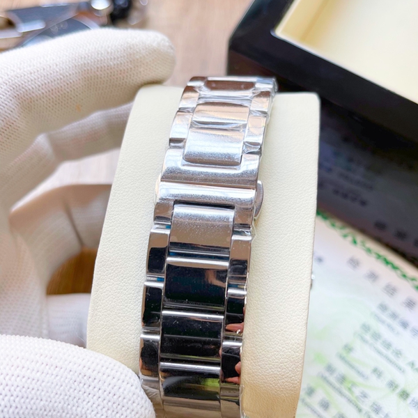 ブランド時計全体デザイン